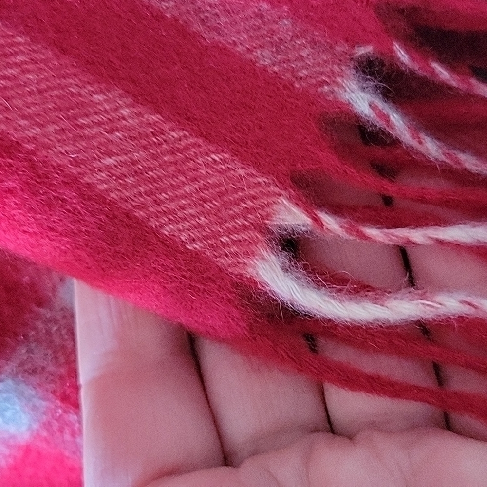 Cashemere Charter Club Exploded Signature Red Plaid Soft Scarf Fringe Holiday - Picture 14 of 14